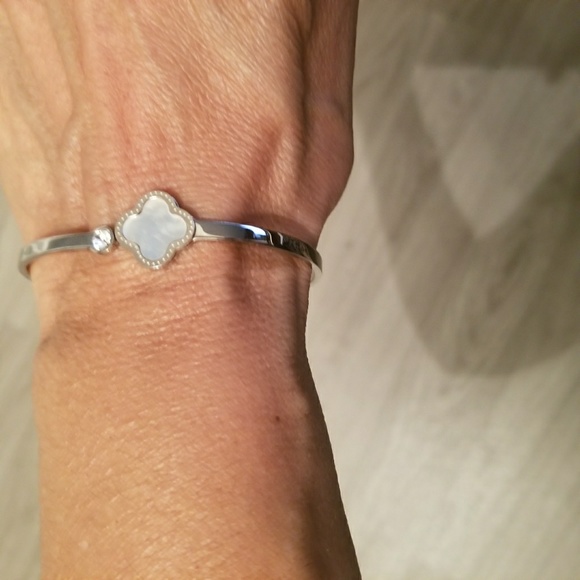 Beautiful Sterling steel Bracelet, White clover - Picture 2 of 8